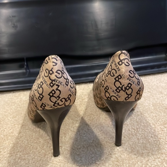 BCBG heels - Picture 2 of 4